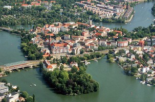 Eingebettet in Spree und Dahme - die Altstadtinsel von Berlin Köpenick