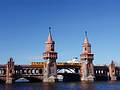 Die Berliner Oberbaumbrücke als maritimes "Eingangstor" zum grünen und wasserreichen Bezirk Treptow-Köpenick