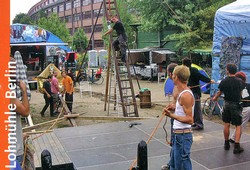 Alltagsszene im Wagendorf